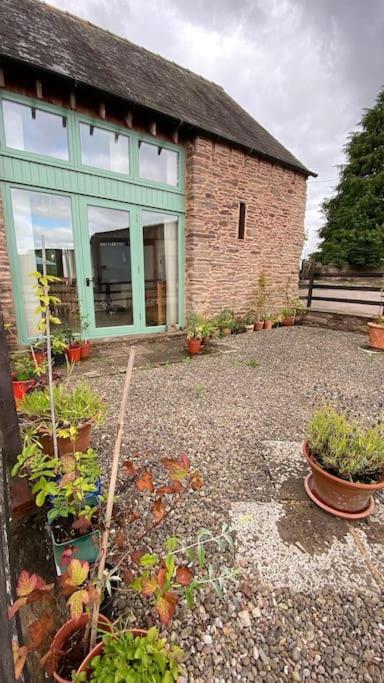 Mallards Barn On A Rural Farm Holiday home Dingestow