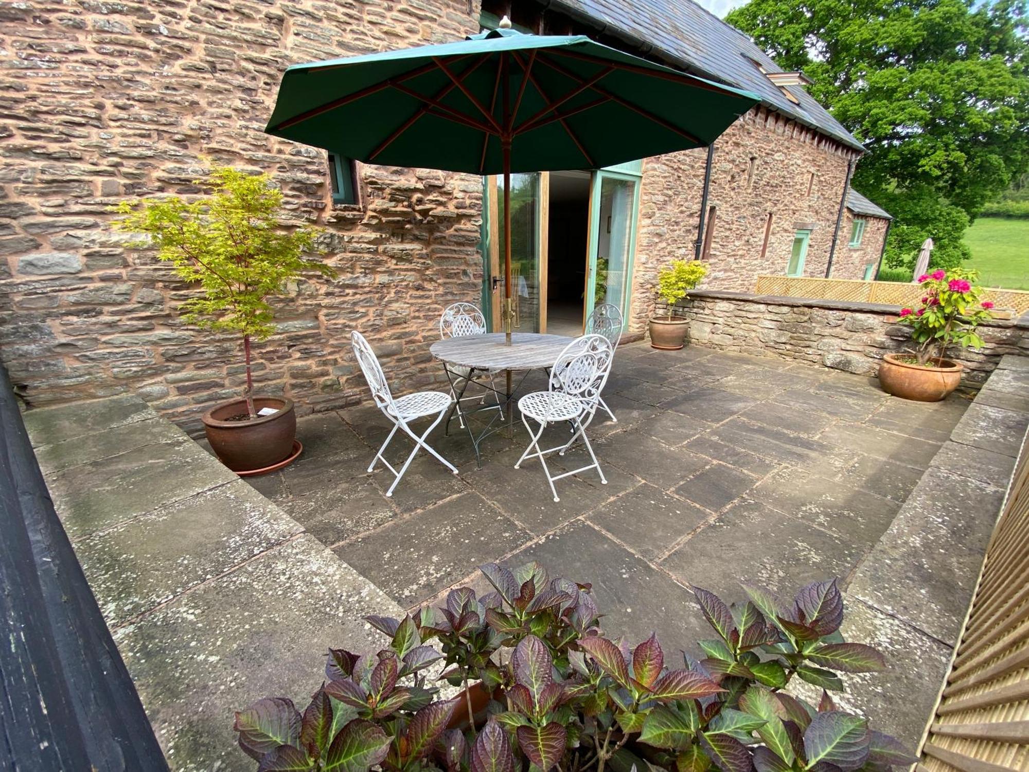 Mallards Barn On A Rural Farm Holiday home